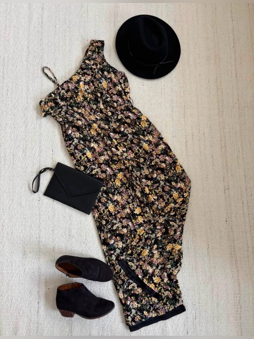 | Sadie and Sage | Floral One-Shoulder Jumpsuit Women’s size Large